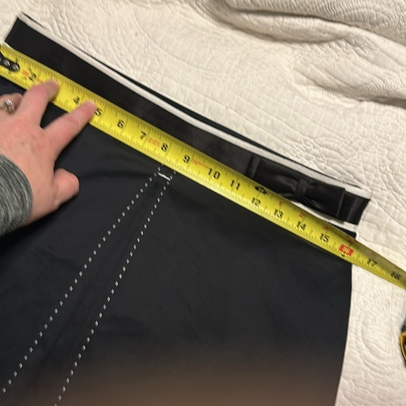 Tahari mini skirt EUC - Picture 4 of 6